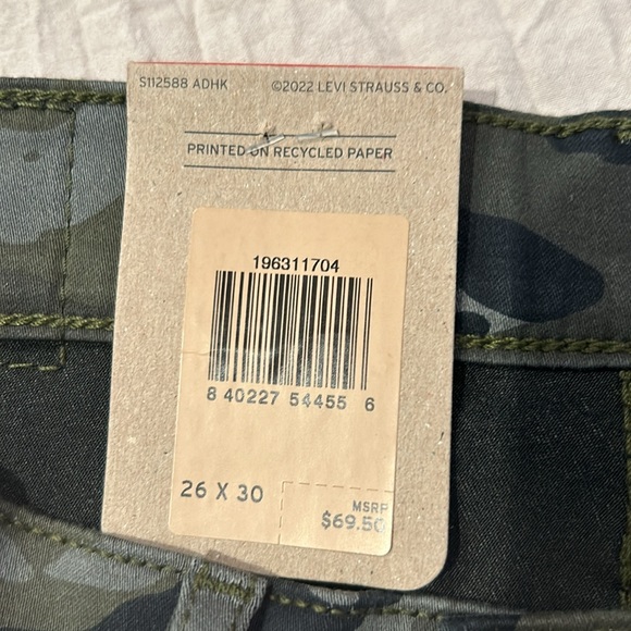Levi’s Camo print jeans. Size 26/30 - Picture 5 of 7